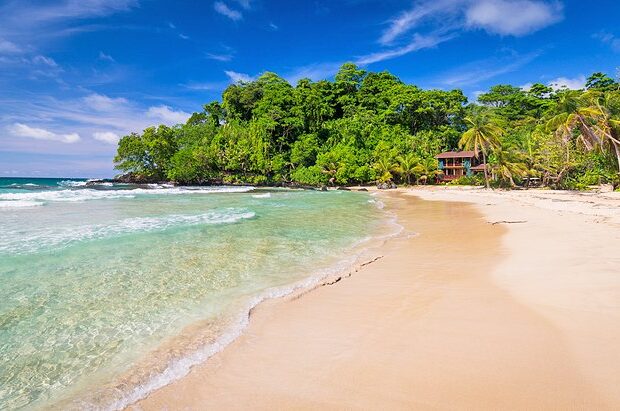 Top 5 Panama Beaches in 2022 3